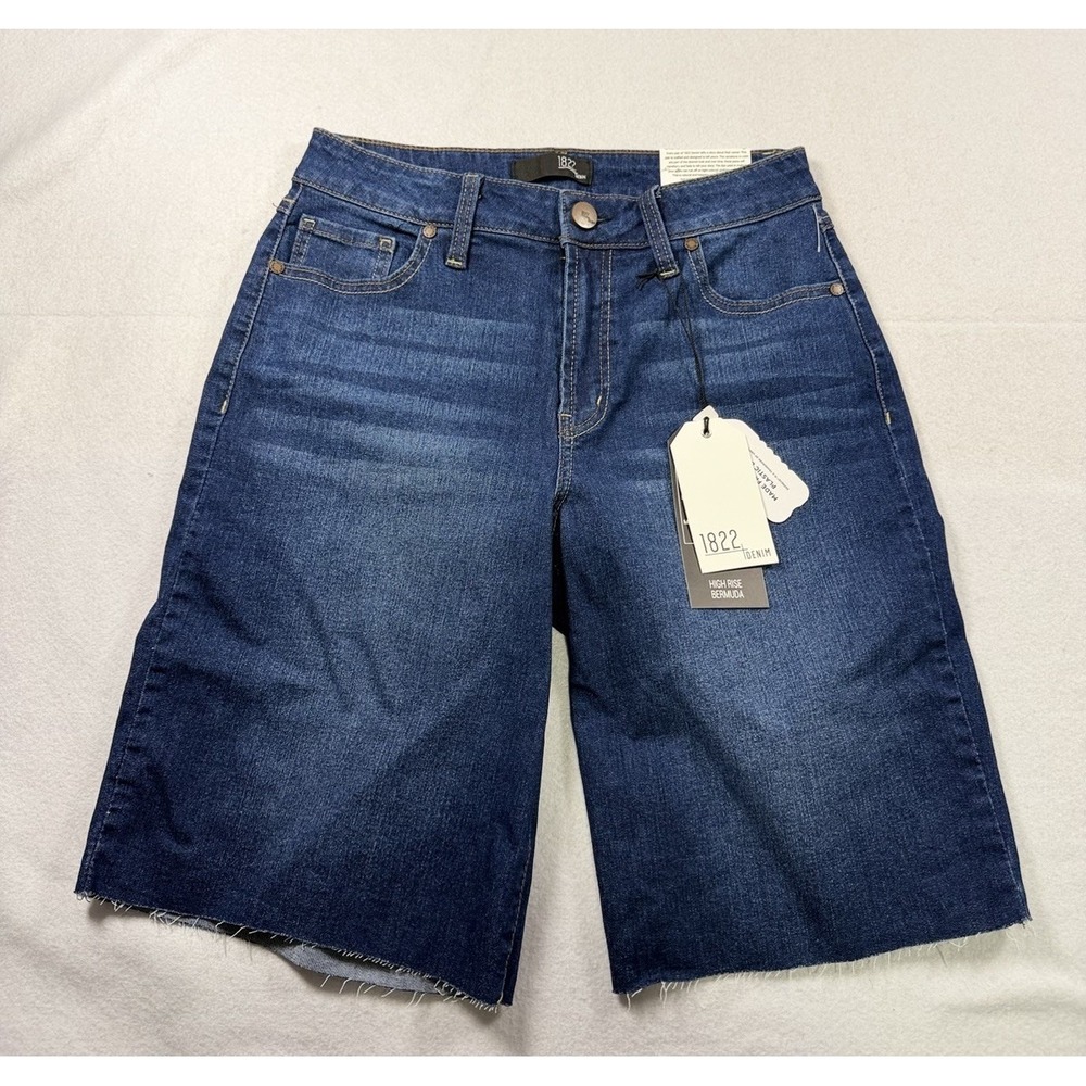 1822 Denim Bermuda Short  Size 6 Women's Blue Mid Rise Denim Resort NWT